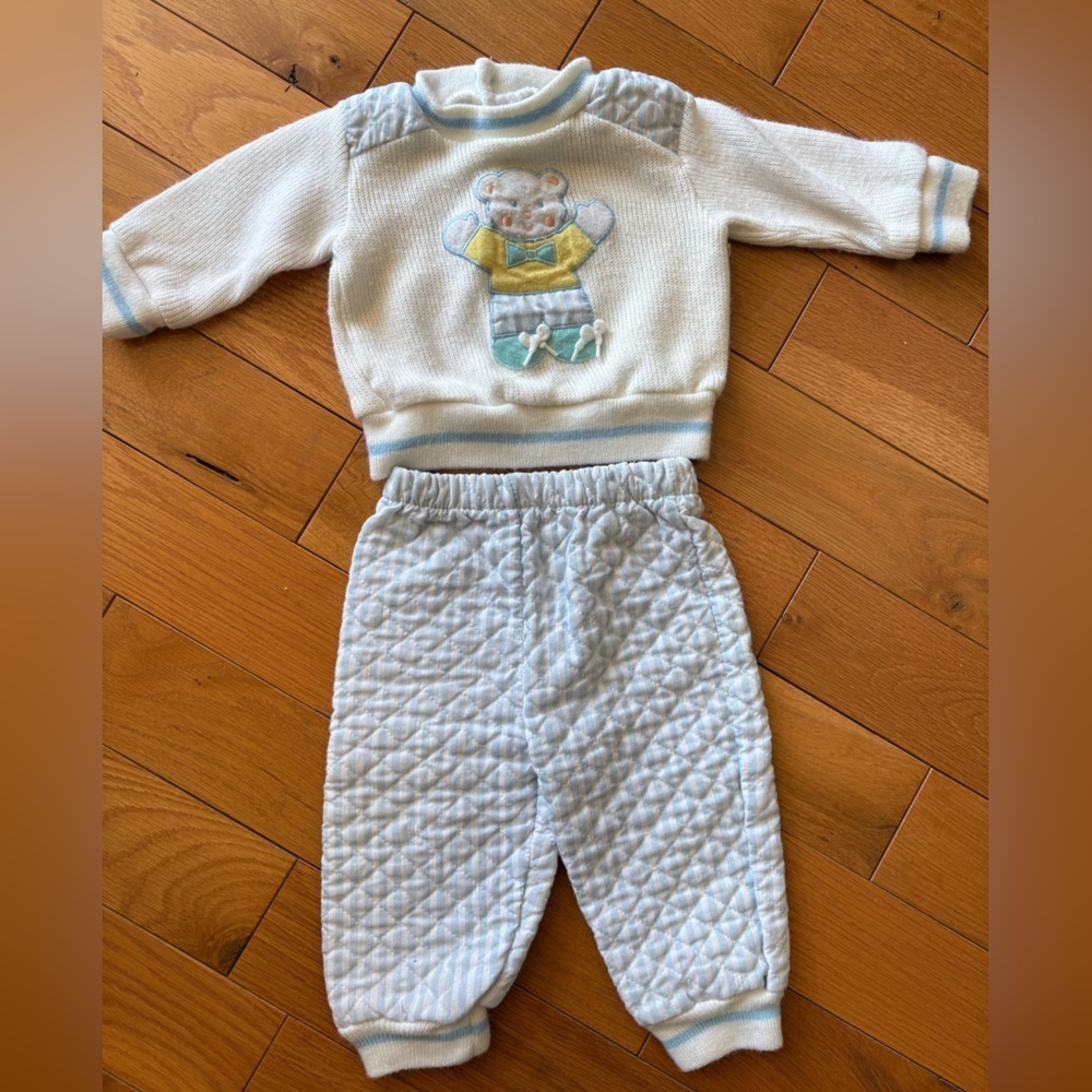 VTG 2 Piece Outfit with Bear Size 6/9 Months